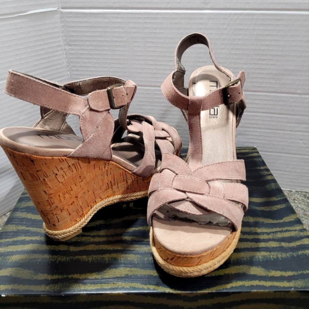 Moda Rita sz 8.5M concrete gray wedge sandals
